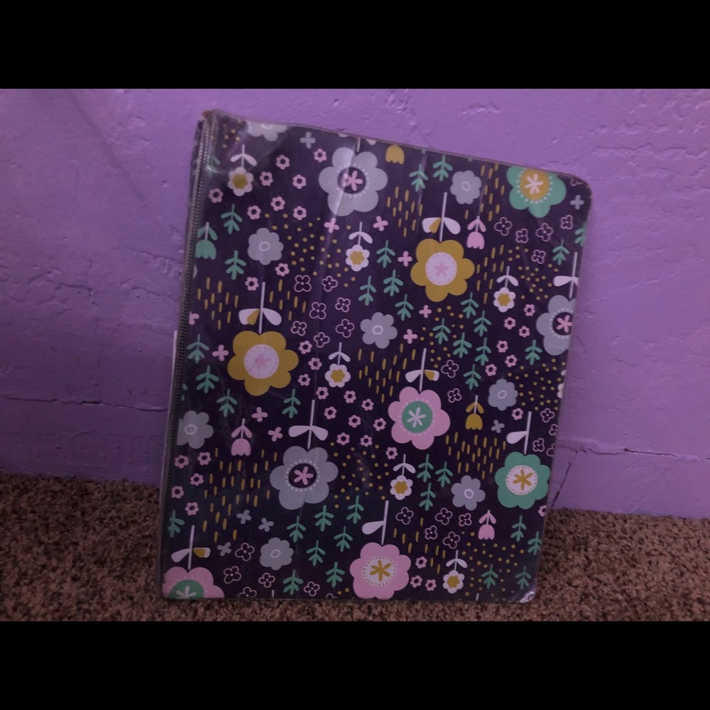 Binder - Picture 3 of 3